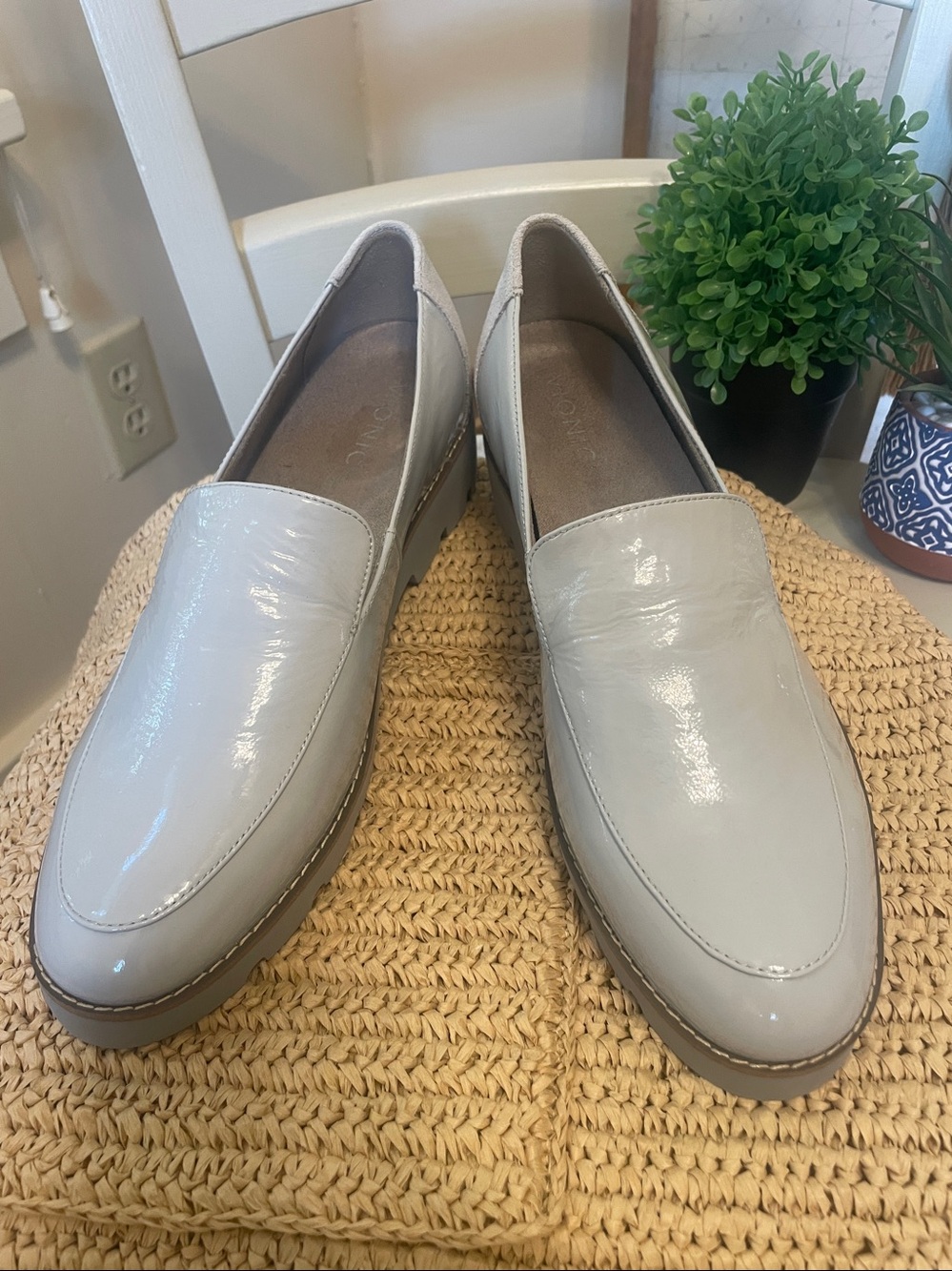 Vionic Lt Gray Patent Slip-On Loafers for Women Kensley sz10 NEW